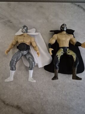 "El Santo & Angel de Oro" Mexican Wrestling 7" Action Figure loose
pre-owned